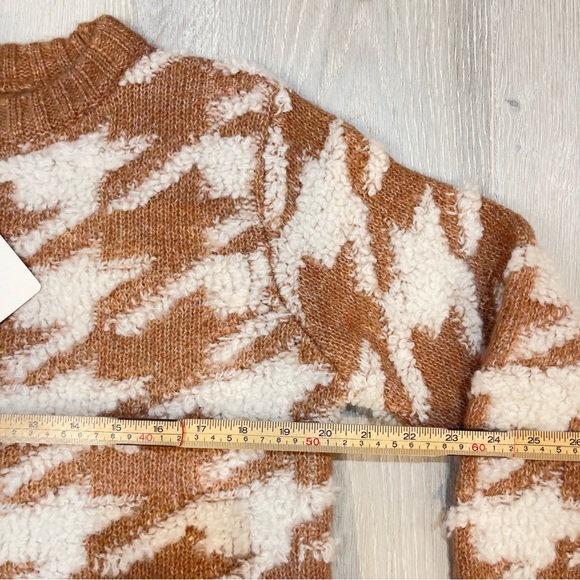 NEW! Anthropology Line and Dot Houndstooth Sweater Cozy Warm preppy trendy gift - Picture 2 of 6